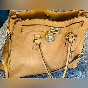 Michael Kors Large Saffiano hand Bag/Tote, camel colored .